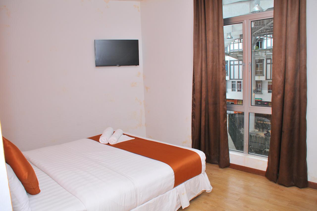 Hotel Double Stars קמרון היילנדס מראה חיצוני תמונה