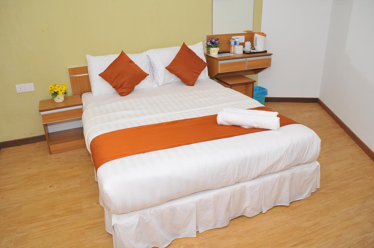 Hotel Double Stars קמרון היילנדס מראה חיצוני תמונה